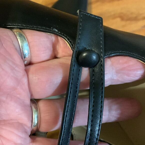 Size 5.5 NWOT black heels.  Chic & stylish - Picture 9 of 9